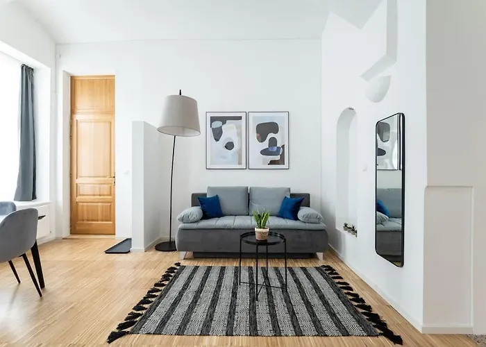 Family 2br Oasis Steps From By Hm *
