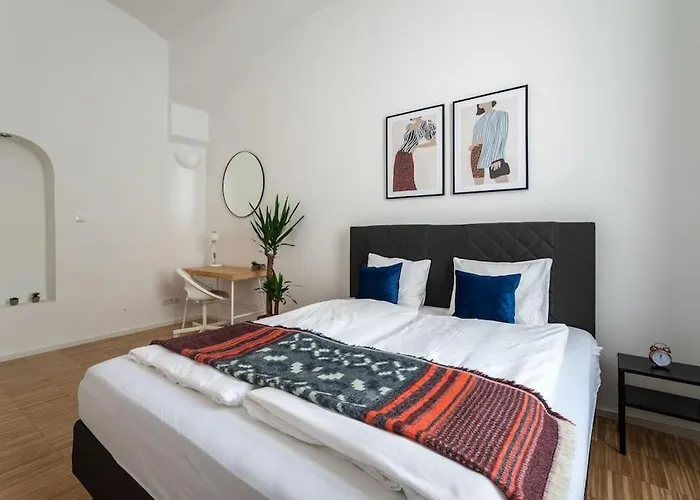 Family 2br Oasis Steps From By Hm * Viena